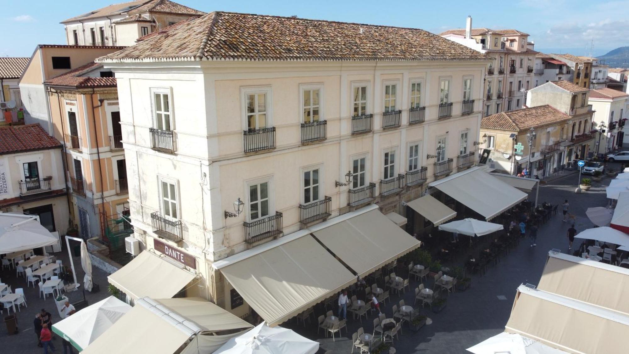 Hotel Della Piazza Pizzo  Extérieur photo