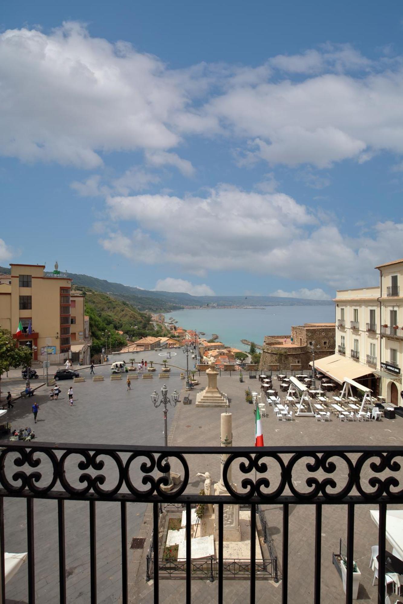 Hotel Della Piazza Pizzo  Extérieur photo