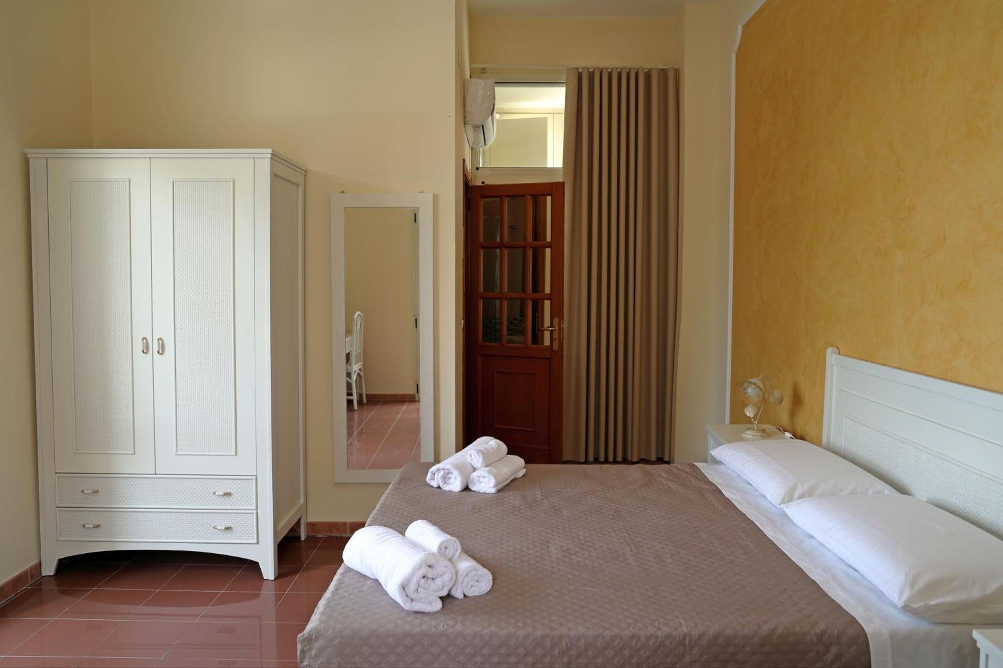 Hotel Della Piazza Pizzo  Extérieur photo