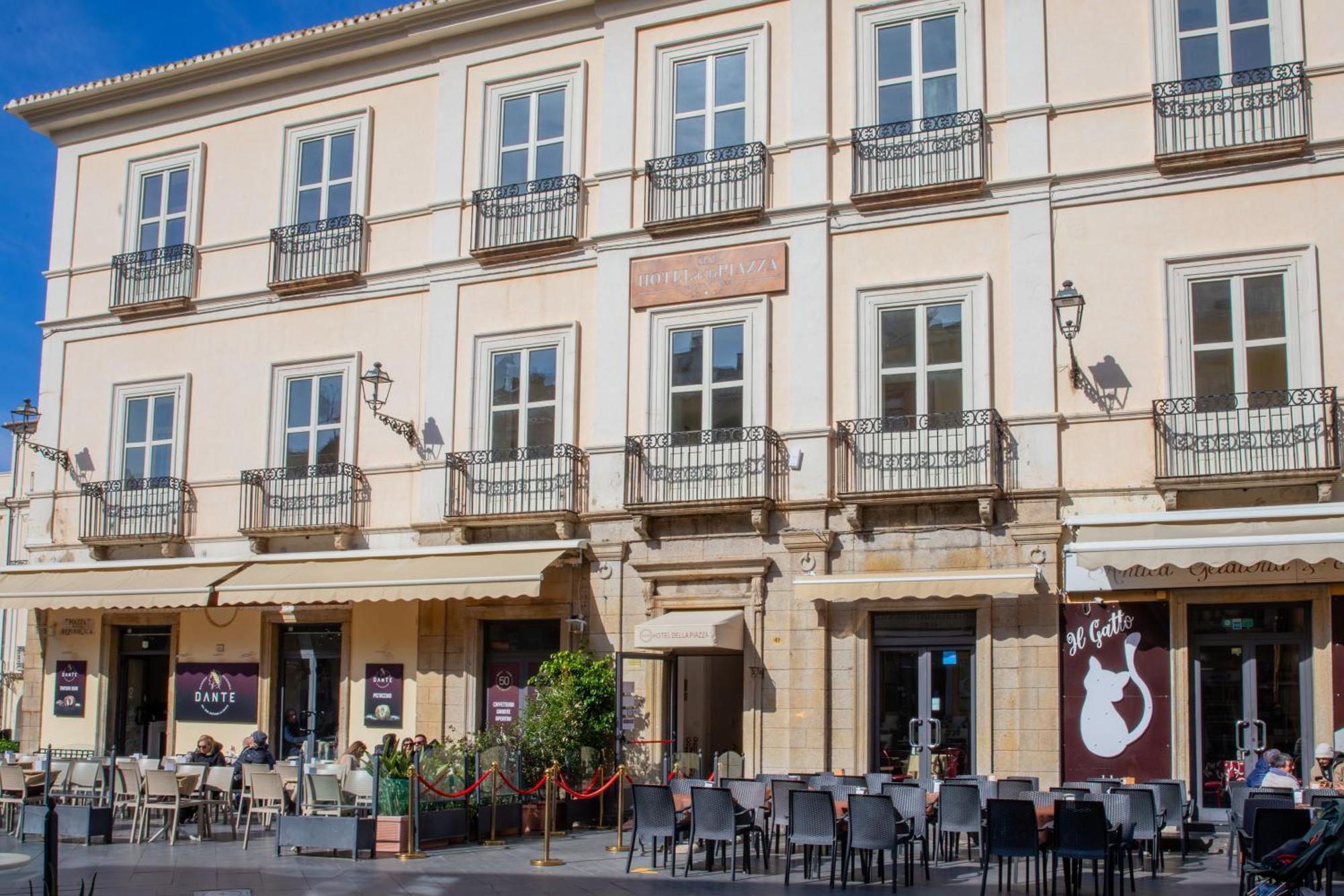 Hotel Della Piazza Pizzo  Extérieur photo